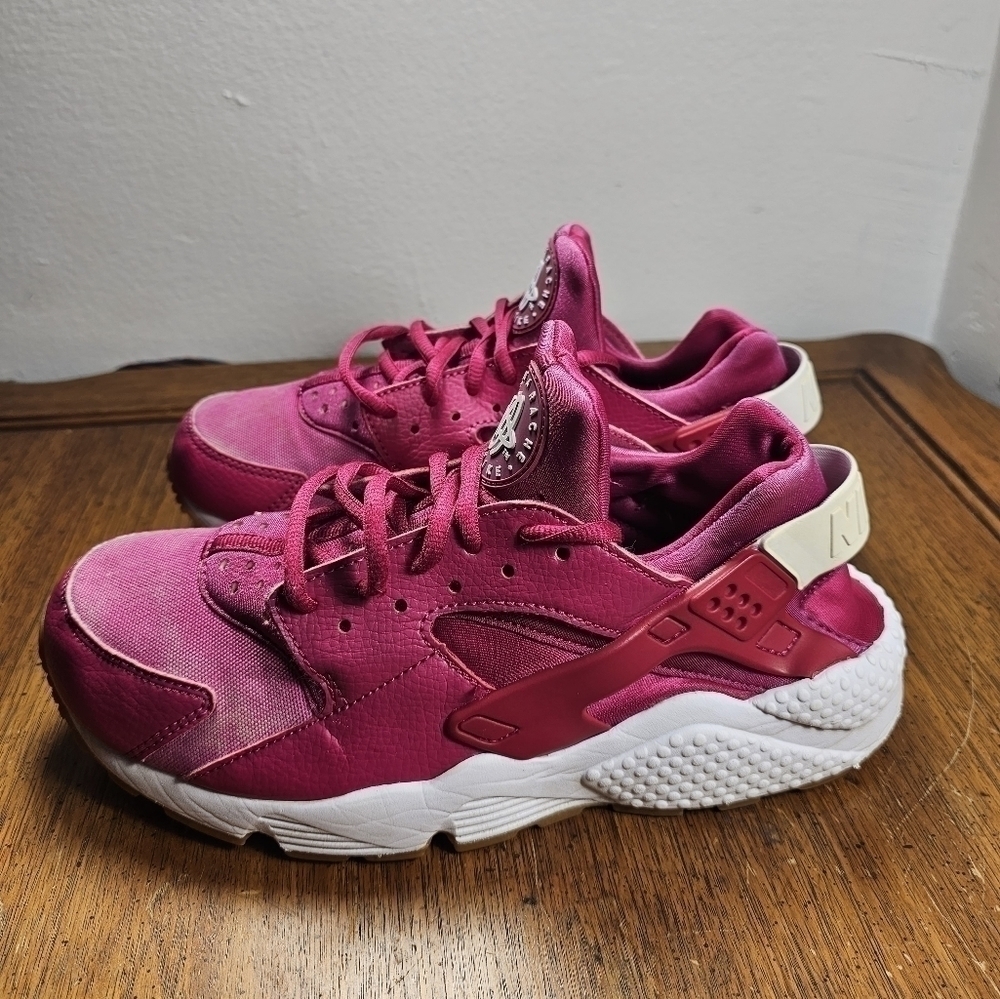 NIKE AIR HUARACHE RUN 634835 606 FUCHSIA/WHITE-GUM YELLOW SHOES WOMEN'S SIZE 9